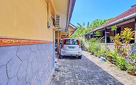 SPOT ON 92399 Hotel Sekar Jagat Near Pantai Baluk Rening